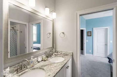 Bath - 530 Windermere St, Evans, GA 30809 photo 10 of 10