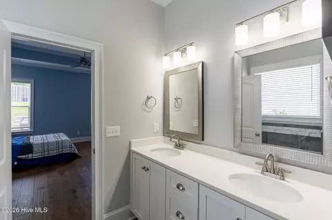 Bath - 530 Windermere St, Evans, GA 30809 photo 1 of 10