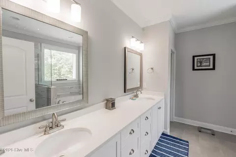 Bath - 530 Windermere St, Evans, GA 30809 photo 7 of 10