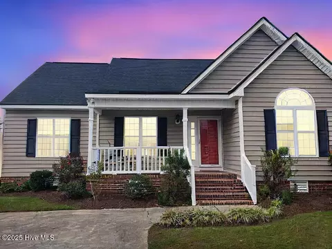 1124 Sebring Dr, Winterville, NC 28590