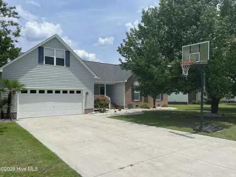 206 Newport Dr, Jacksonville, NC 28540