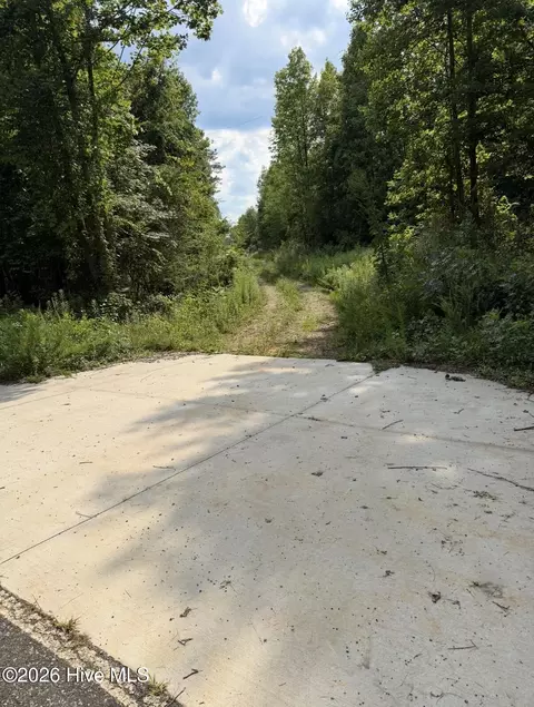 3 Beamon Hunt Rd, Warrenton, NC 27589