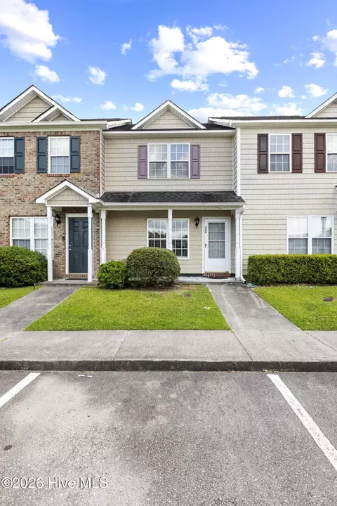 308 Streamwood Dr, Jacksonville, NC 28546