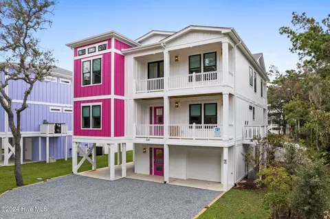 100 SE 66th St, Oak Island, NC 28465