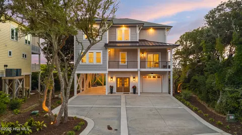 221 Porto Vista Dr, North Topsail Beach, NC 28460
