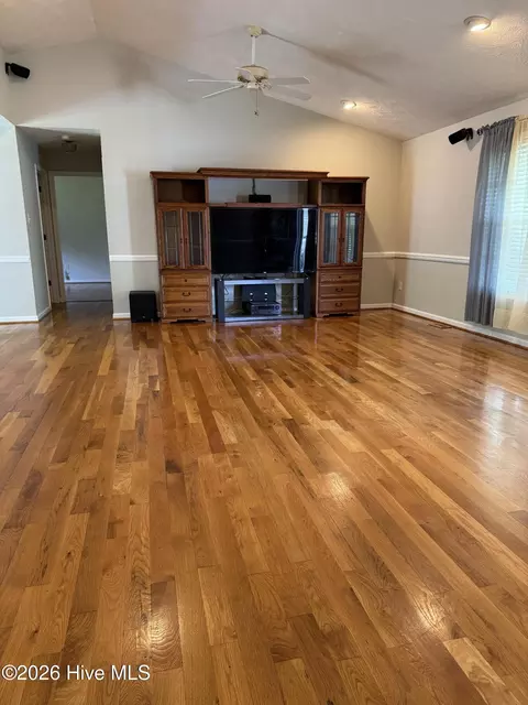 1237 Airport Rd, Hamlet, NC 28345 photo 2