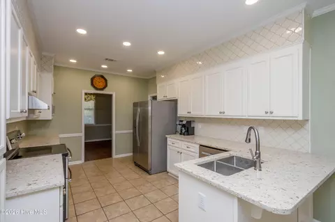 Kitchen - 4121 Fox Brush Dr, Evans, GA 30809 photo 3 of 8