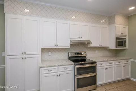 Kitchen - 4121 Fox Brush Dr, Evans, GA 30809 photo 6 of 8