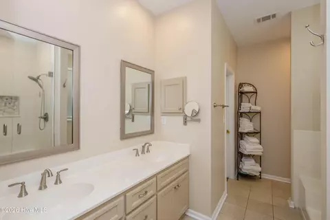 Bath - 4121 Fox Brush Dr, Evans, GA 30809 photo 1 of 7