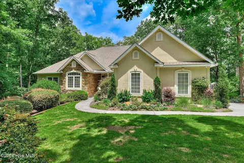 322 Hancock Cir, Mccormick, SC 29835