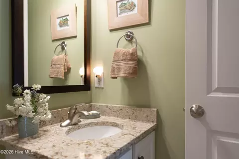 Bath - 46 Whitehaven Dr, Pinehurst, NC 28374 photo 10 of 11
