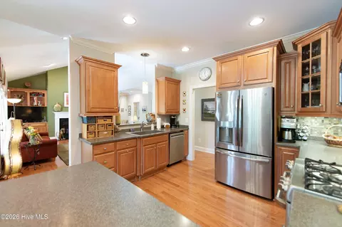 Kitchen - 46 Whitehaven Dr, Pinehurst, NC 28374 photo 3 of 5