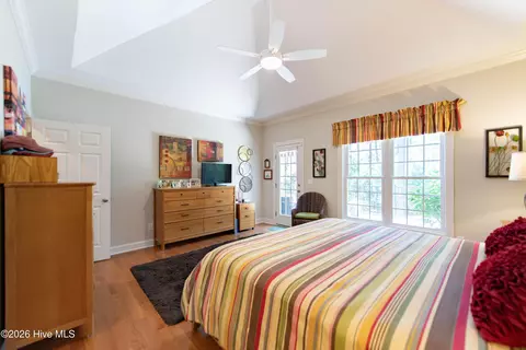 Bedroom - 46 Whitehaven Dr, Pinehurst, NC 28374 photo 4 of 16