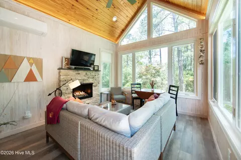 Living - 46 Whitehaven Dr, Pinehurst, NC 28374 photo 4 of 4