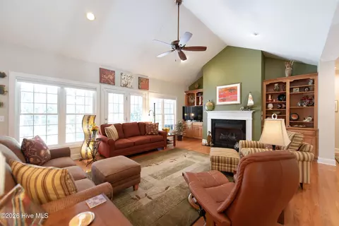 Living - 46 Whitehaven Dr, Pinehurst, NC 28374 photo 1 of 4