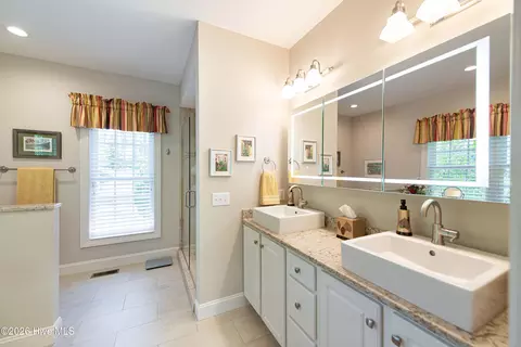 Bath - 46 Whitehaven Dr, Pinehurst, NC 28374 photo 1 of 11