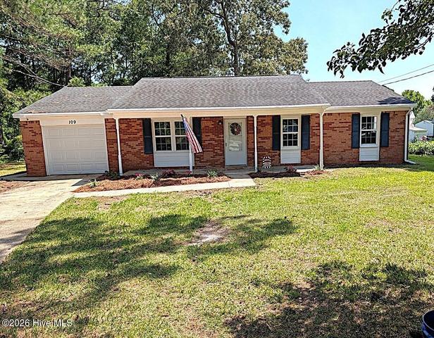 109 Royal Ct, Jacksonville, NC 28546