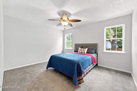 Bedroom - 119 E Ivybridge Dr, Hubert, NC 28539 photo 8 of 10