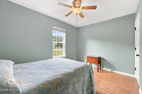 Bedroom - 119 E Ivybridge Dr, Hubert, NC 28539 photo 3 of 10