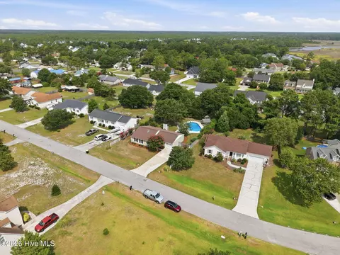 View/Area - 119 E Ivybridge Dr, Hubert, NC 28539 photo 9 of 13