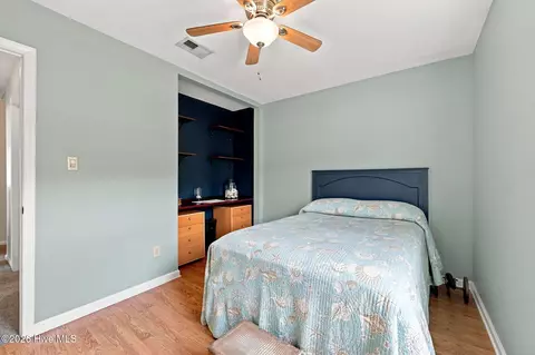 Bedroom - 119 E Ivybridge Dr, Hubert, NC 28539 photo 2 of 10