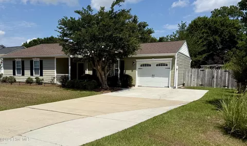 119 E Ivybridge Dr, Hubert, NC 28539 photo 2