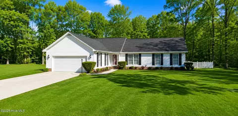 4569 Hunter Creek Dr, La Grange, NC 28551