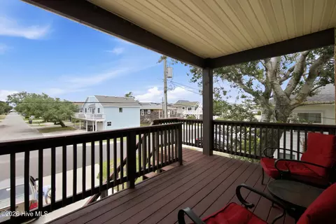 Exterior - 309 W Durham St, Kill Devil Hills, NC 27948 photo 1 of 13