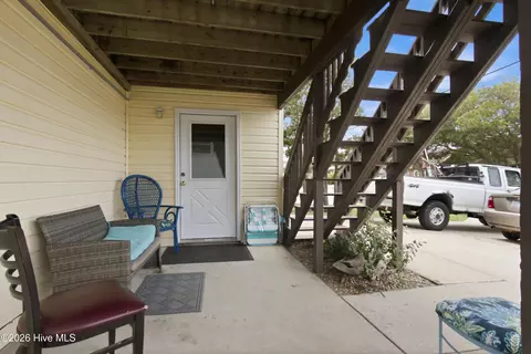 Exterior - 309 W Durham St, Kill Devil Hills, NC 27948 photo 4 of 13