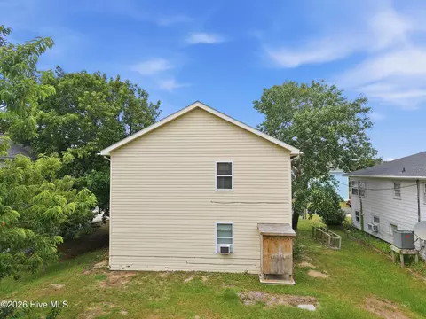 Exterior - 309 W Durham St, Kill Devil Hills, NC 27948 photo 7 of 13