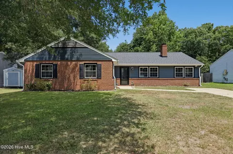 210 Spring Dr, Jacksonville, NC 28540