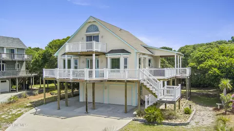 104 Bluewater Dr, Emerald Isle, NC 28594