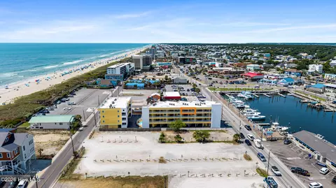 302 Canal Dr UNIT 32, Carolina Beach, NC 28428
