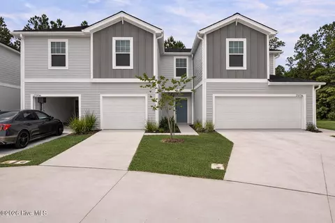 402 Flay Dr, Holly Ridge, NC 28445