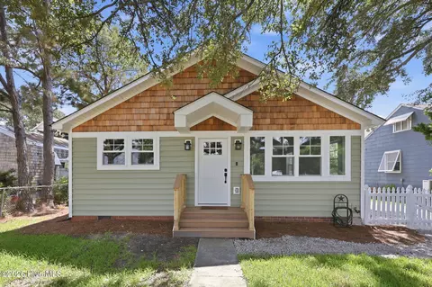2609 Arendell St, Morehead City, NC 28557