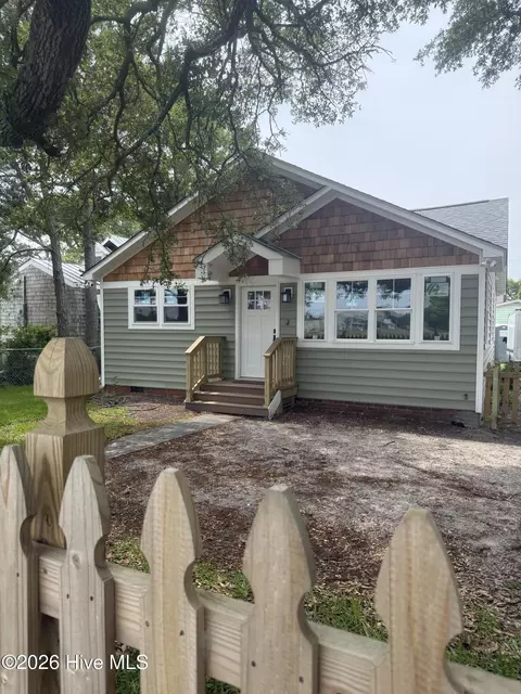 2609 Arendell St, Morehead City, NC 28557