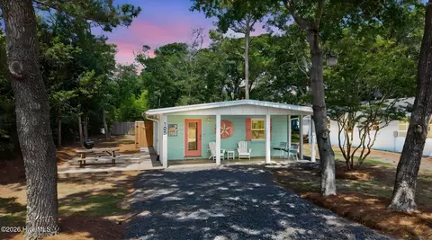 105 SE 76th St, Oak Island, NC 28465