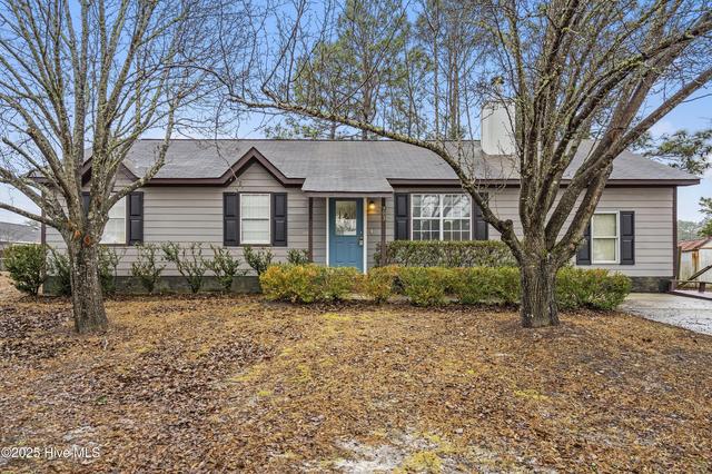 203 Savanna Ct, Hubert, NC 28539