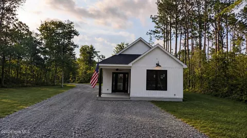 361 Sunset Rd, Southport, NC 28461