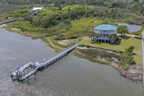 5624 Captains Ln, Wilmington, NC 28409