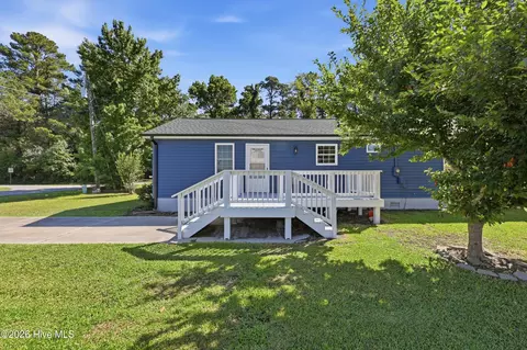 305 Beachview Dr, Edenton, NC 27932