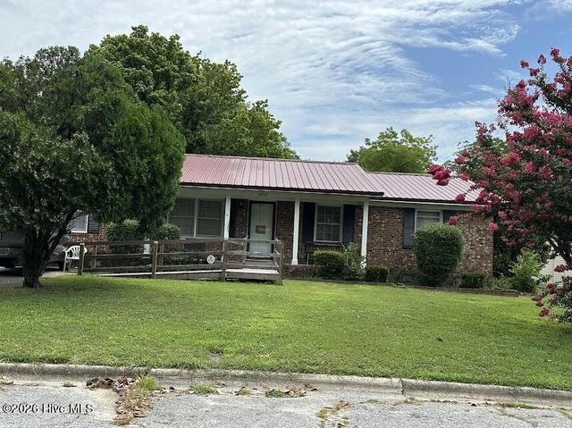 2613 Cherokee Dr, Greenville, NC 27834