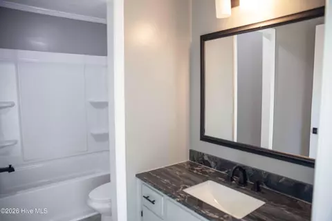 Bath - 968 Boneville Rd, Thomson, GA 30824 photo 6 of 6