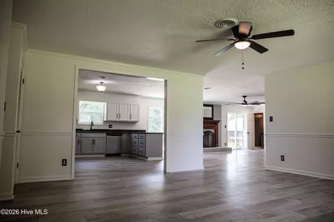 Living - 968 Boneville Rd, Thomson, GA 30824 photo 1 of 9