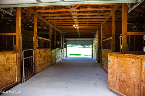 Entry Way - 968 Boneville Rd, Thomson, GA 30824 photo 3 of 4