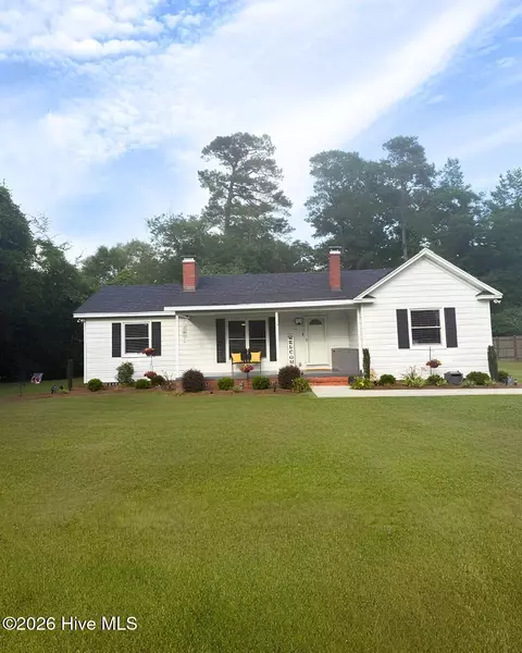 116 Forest Dr, Riegelwood, NC 28456
