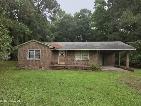 211 E Modlin Rd, Ahoskie, NC 27910
