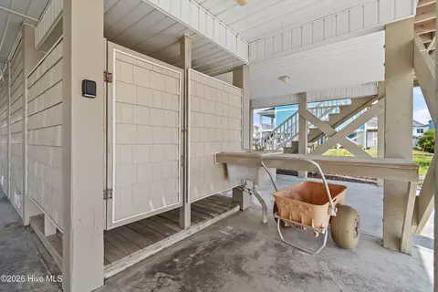 Exterior - 423 Cobia St, Sunset Beach, NC 28468 photo 7 of 8