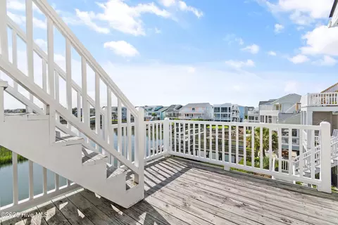 Exterior - 423 Cobia St, Sunset Beach, NC 28468 photo 5 of 8