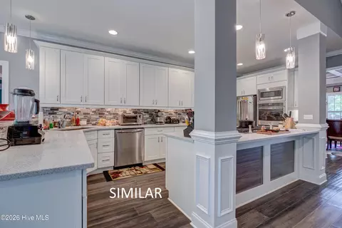 Entry Way - 113 Mallard Dr, Hampstead, NC 28443 photo 1 of 1